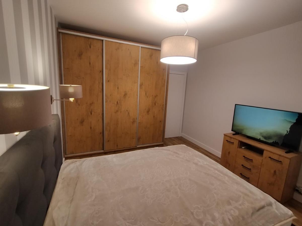 Fajny apartament z parkingiem, obok metra. Warsawa Bagian luar foto