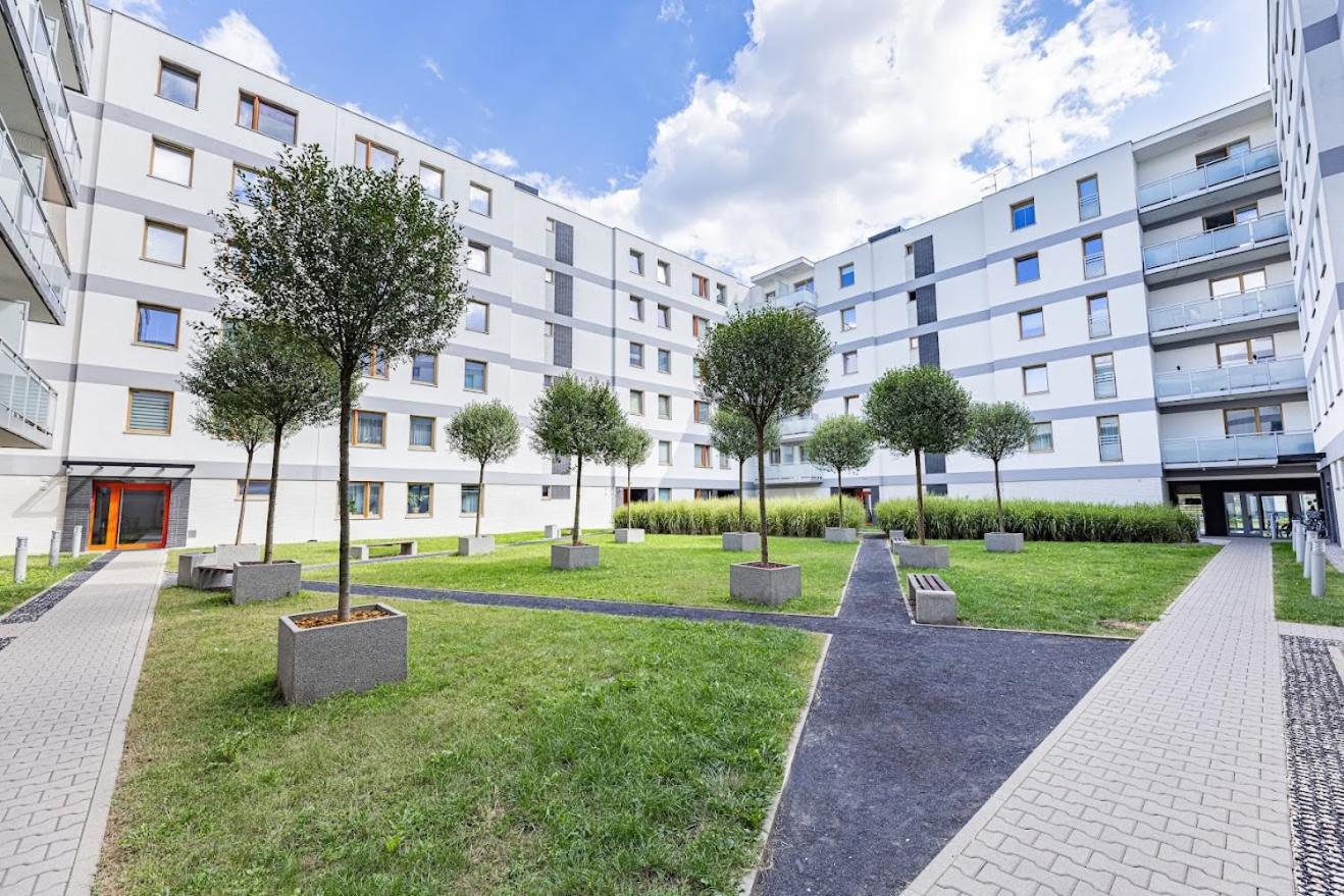 Fajny apartament z parkingiem, obok metra. Warsawa Bagian luar foto