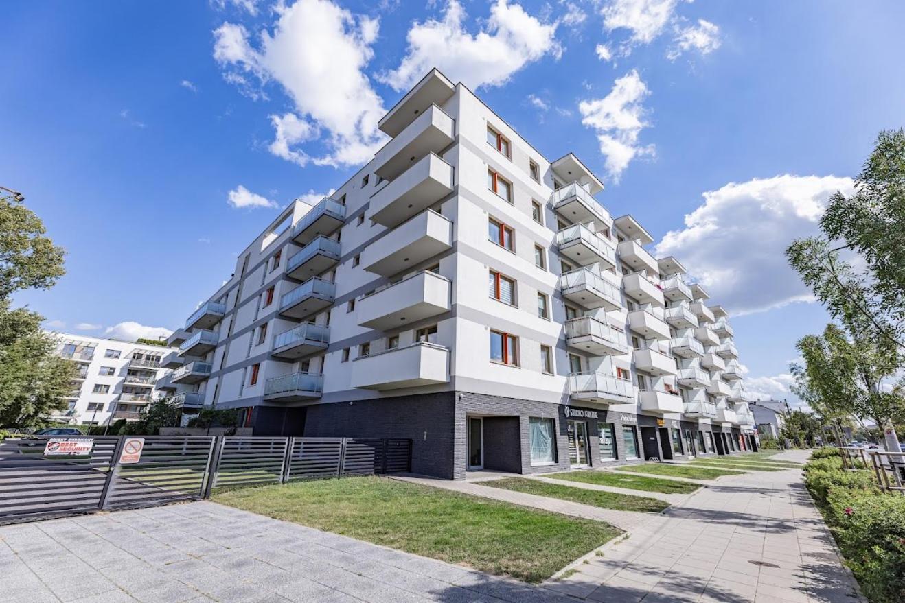 Fajny apartament z parkingiem, obok metra. Warsawa Bagian luar foto