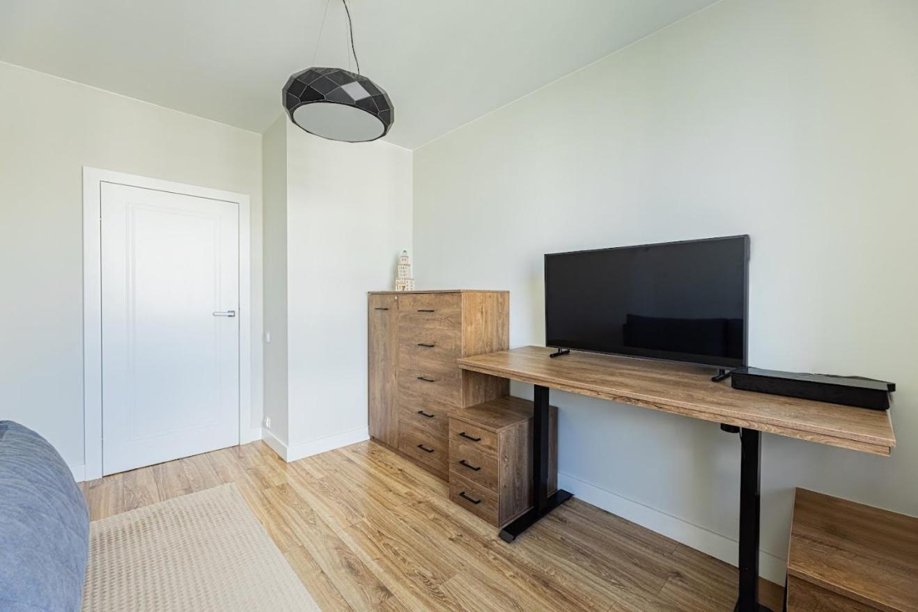 Fajny apartament z parkingiem, obok metra. Warsawa Bagian luar foto